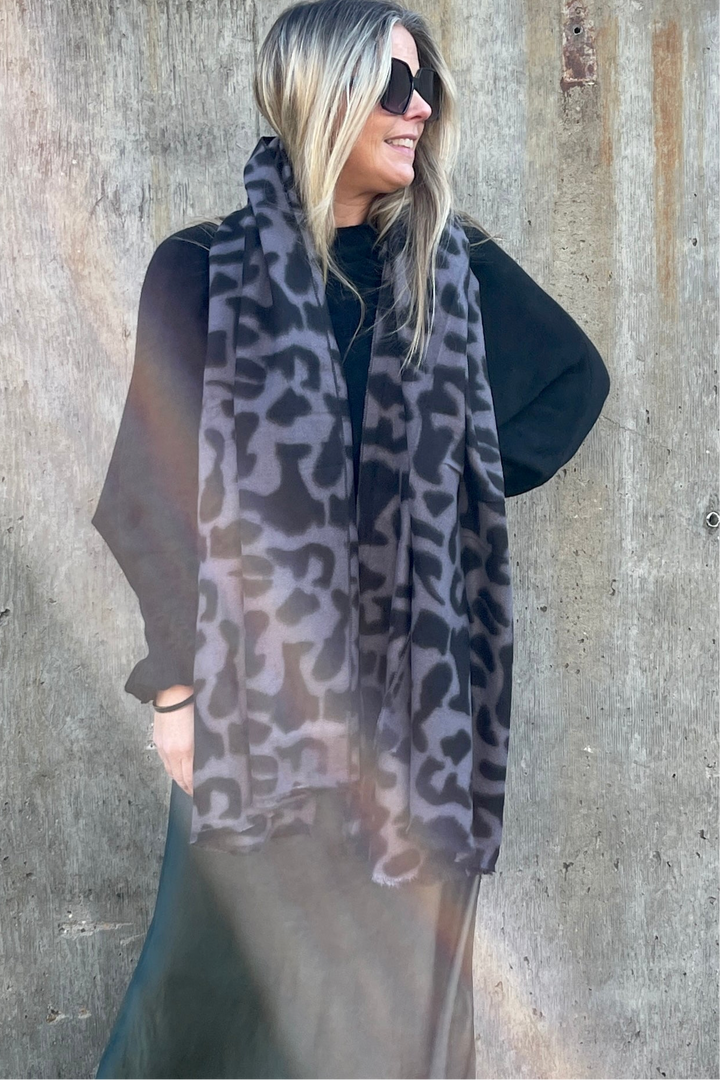 Leopard Scarf | Grey x Black