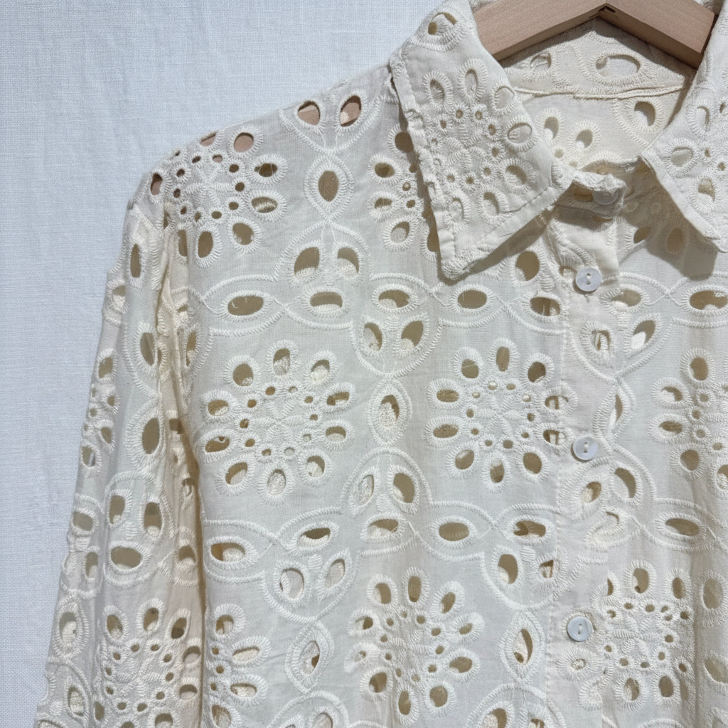 Carrie Broderie Blouse (Cream)