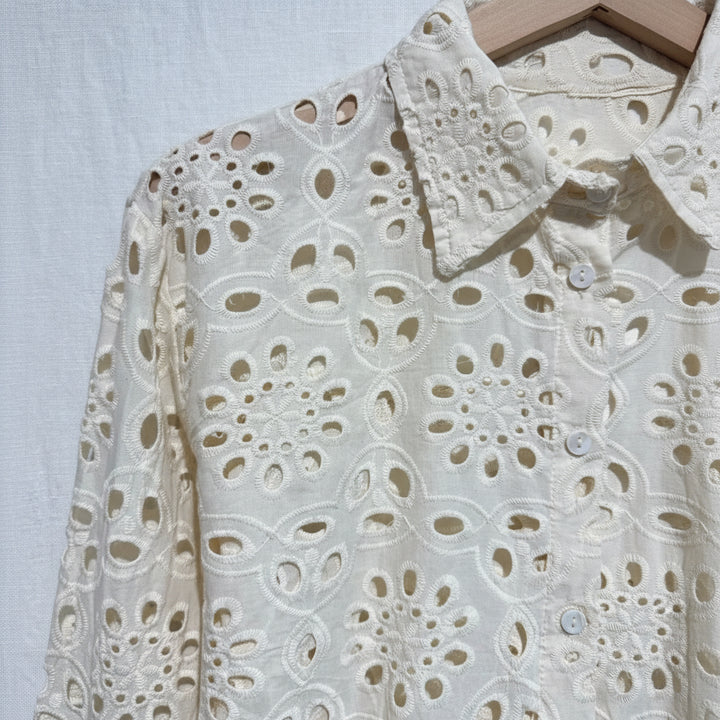 Carrie Broderie Blouse (Cream)