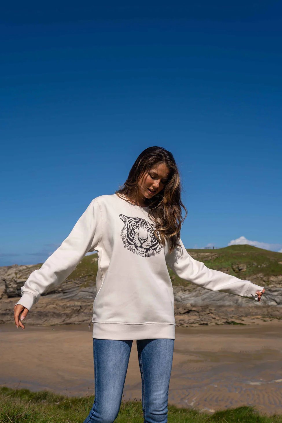 Tiger Organic Cotton Sweatshirt (Cream)