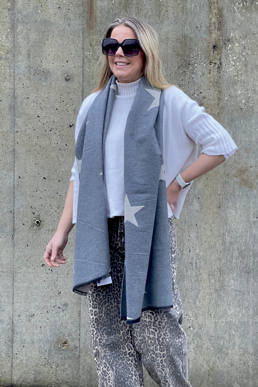 Star Blanket Scarf | Grey x Cream