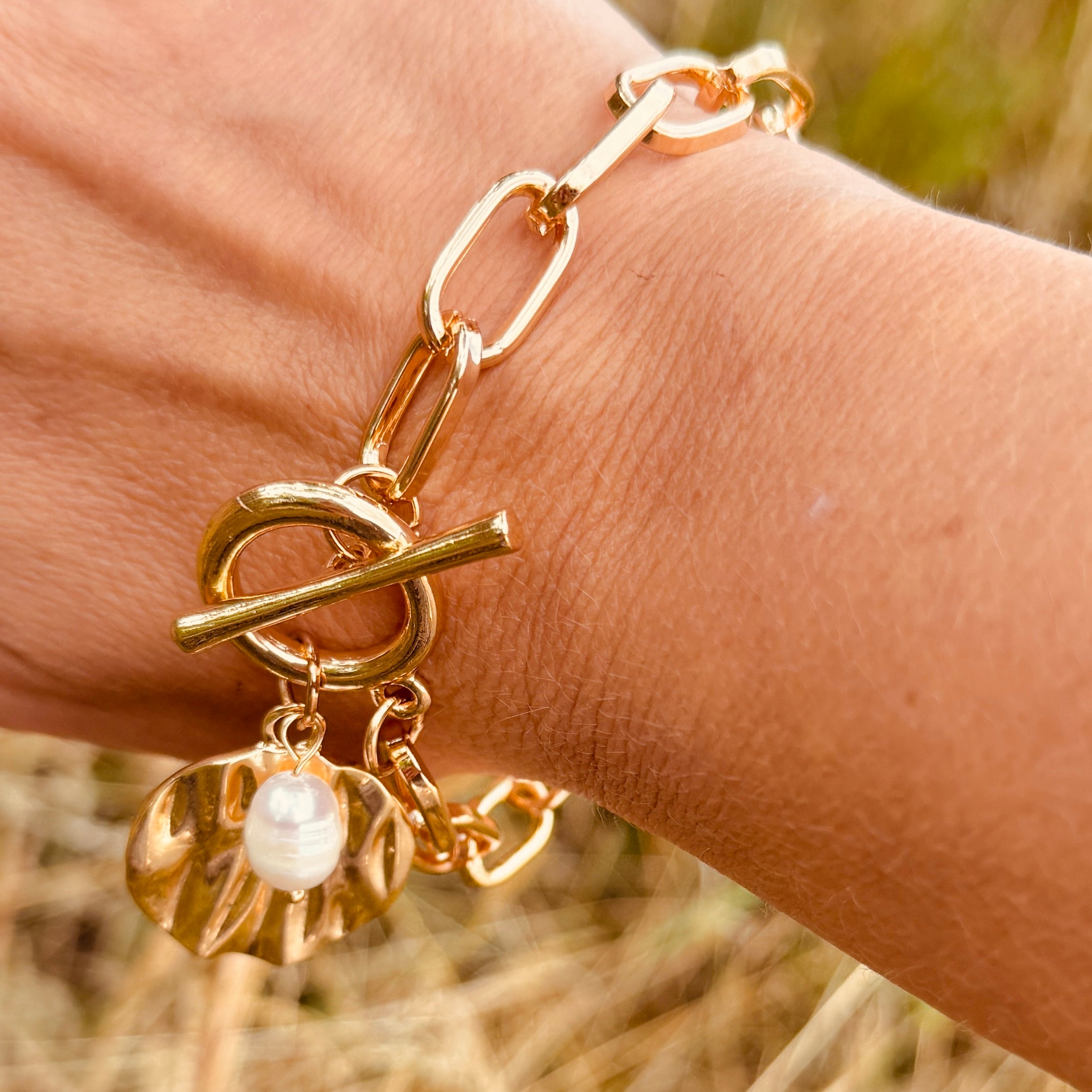 T Bar Disc & Pearl Bracelet