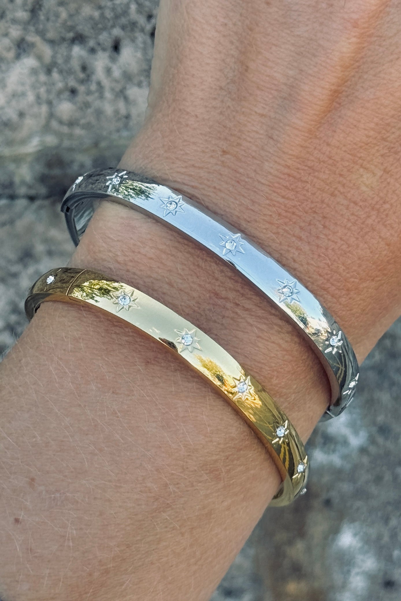 Star Oval Hinged Stainless Steel Bangle