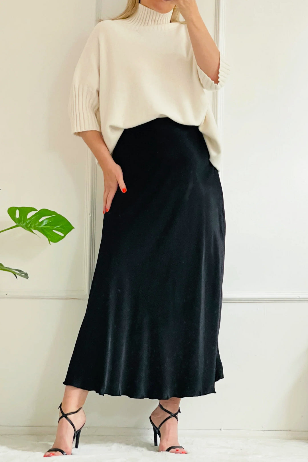 Laura Satin Skirt | Black