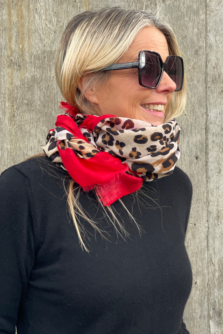 Leo Print Bright Border Scarf | Red