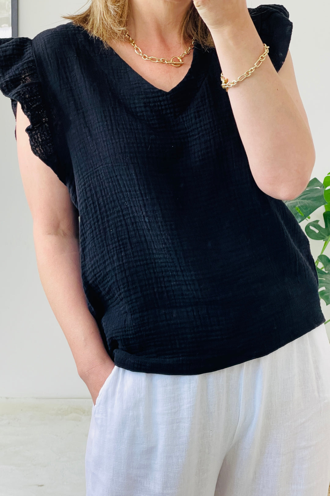 Daisy Frill Sleeve Top