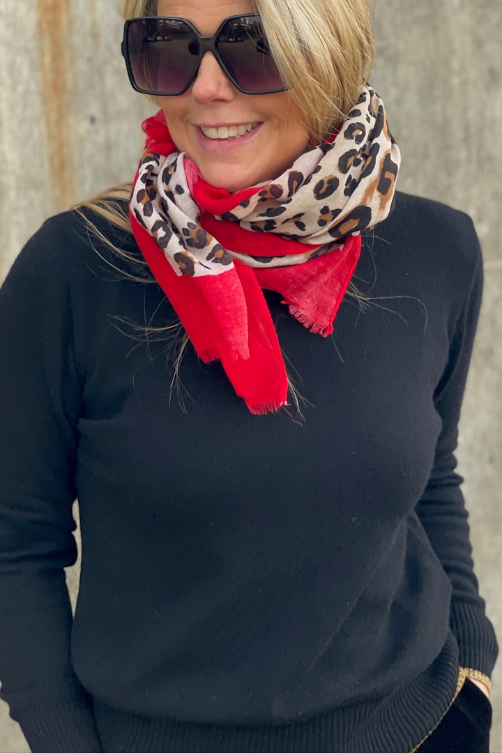 Leo Print Bright Border Scarf | Red