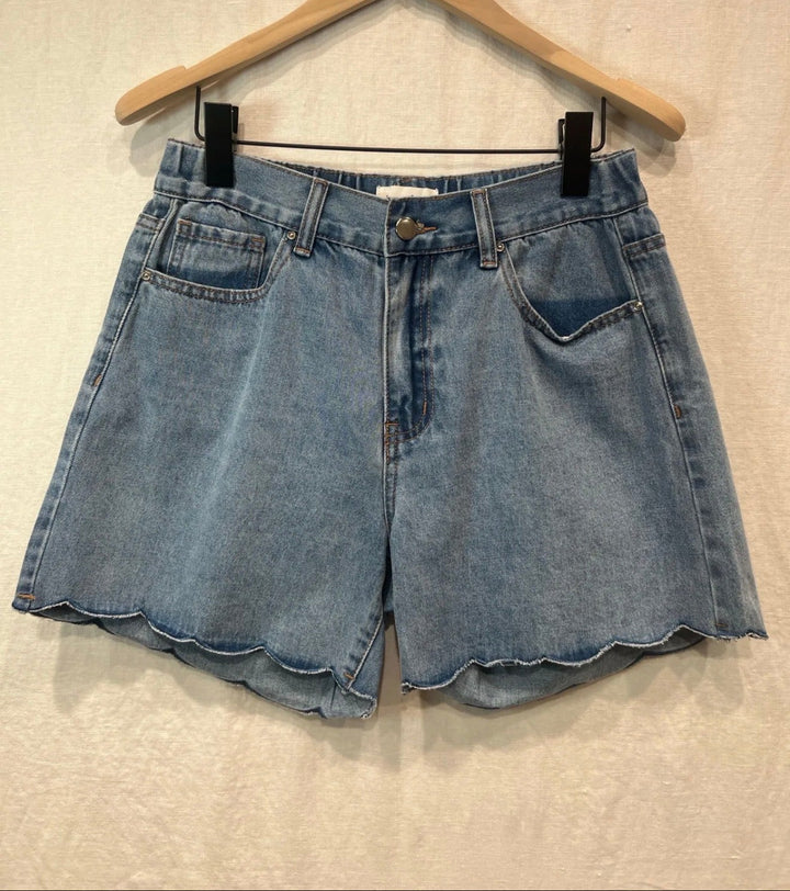 Agi Scalloped Hem Denim Shorts