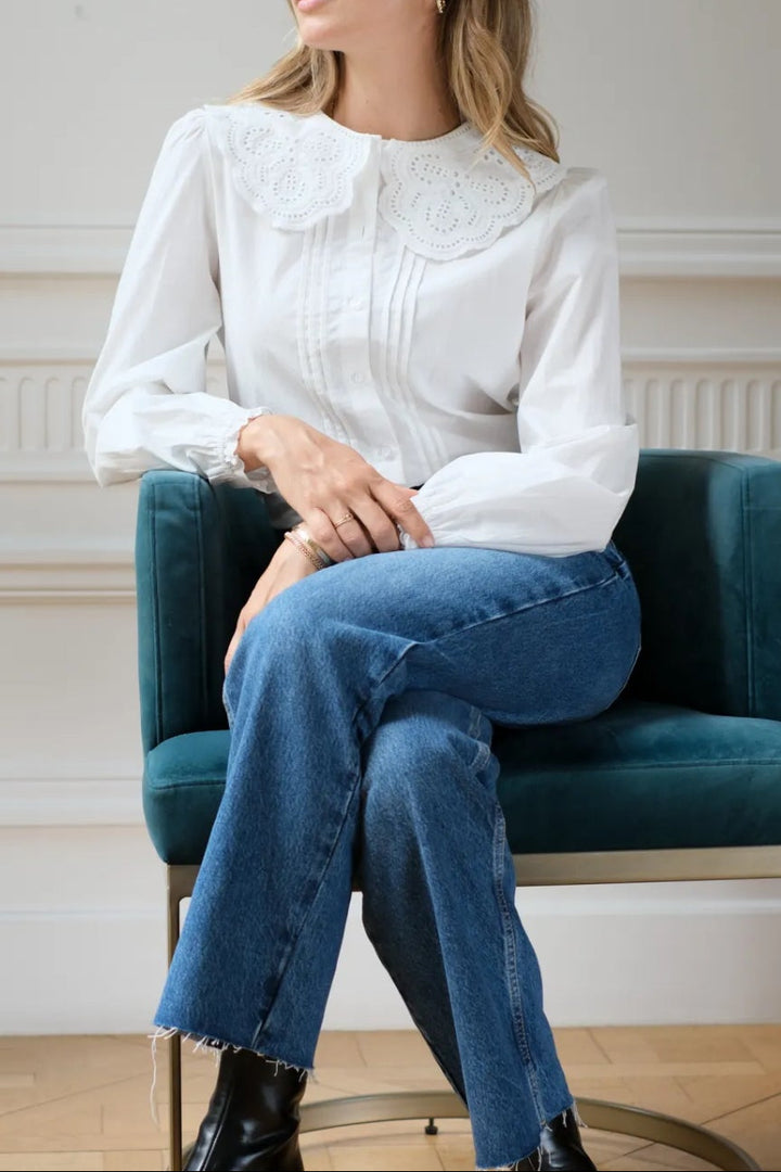 WHITE PETER PAN COLLAR BLOUSE
