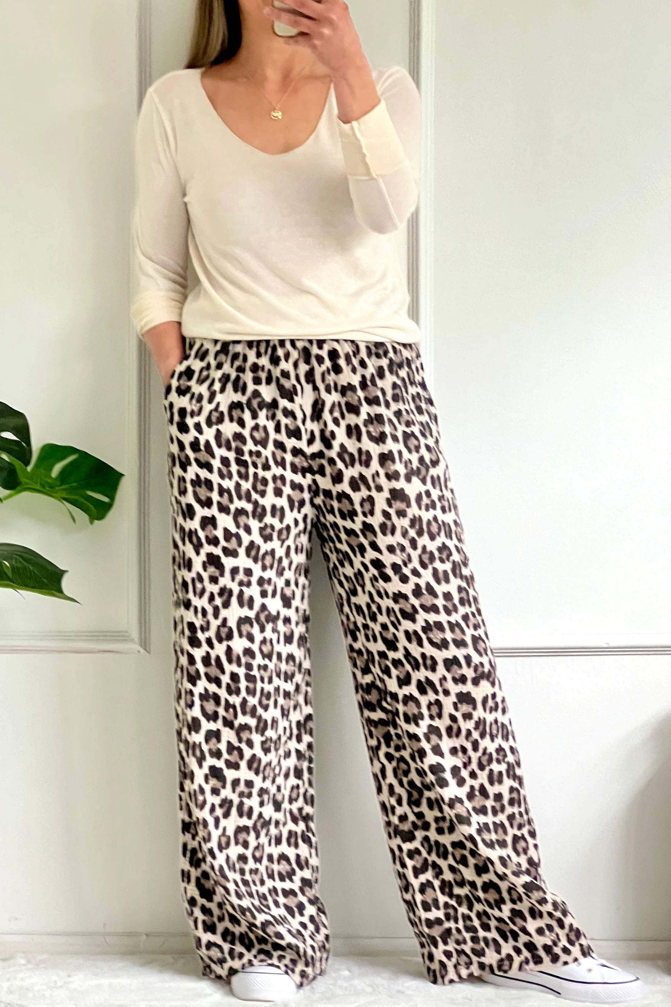 Lucie Cheesecloth Cotton Trousers | Classic Leo