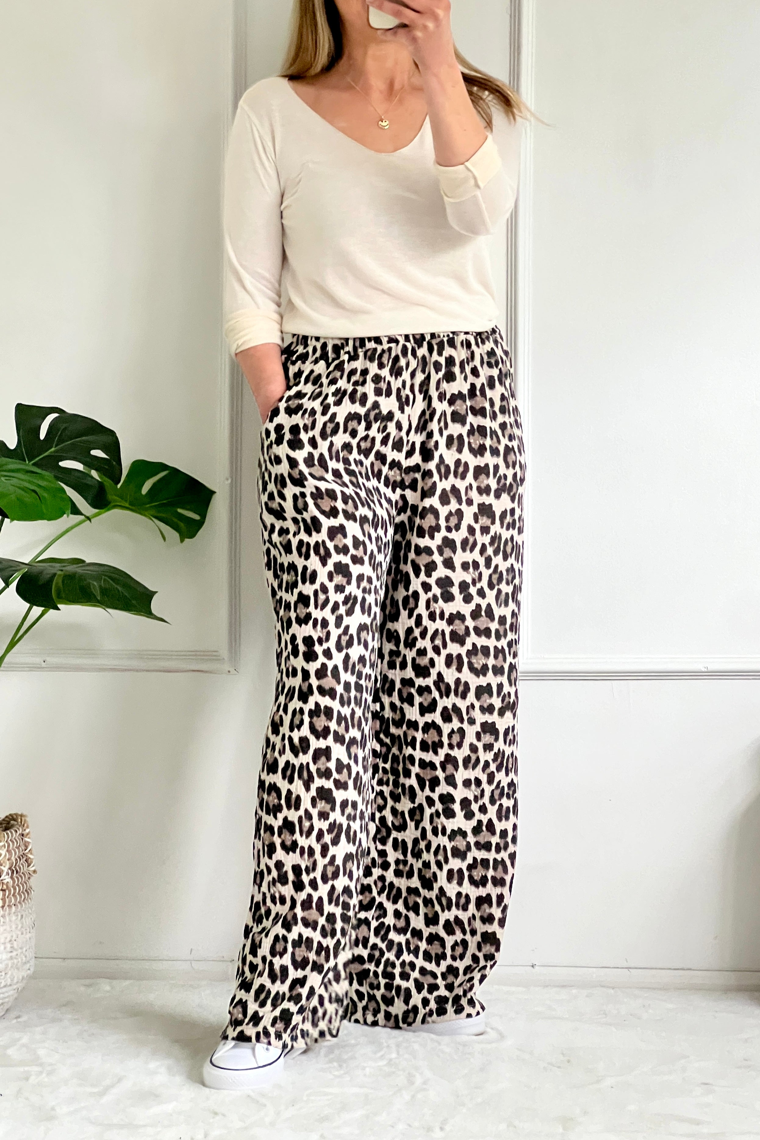 Lucie Cheesecloth Cotton Trousers | Classic Leo