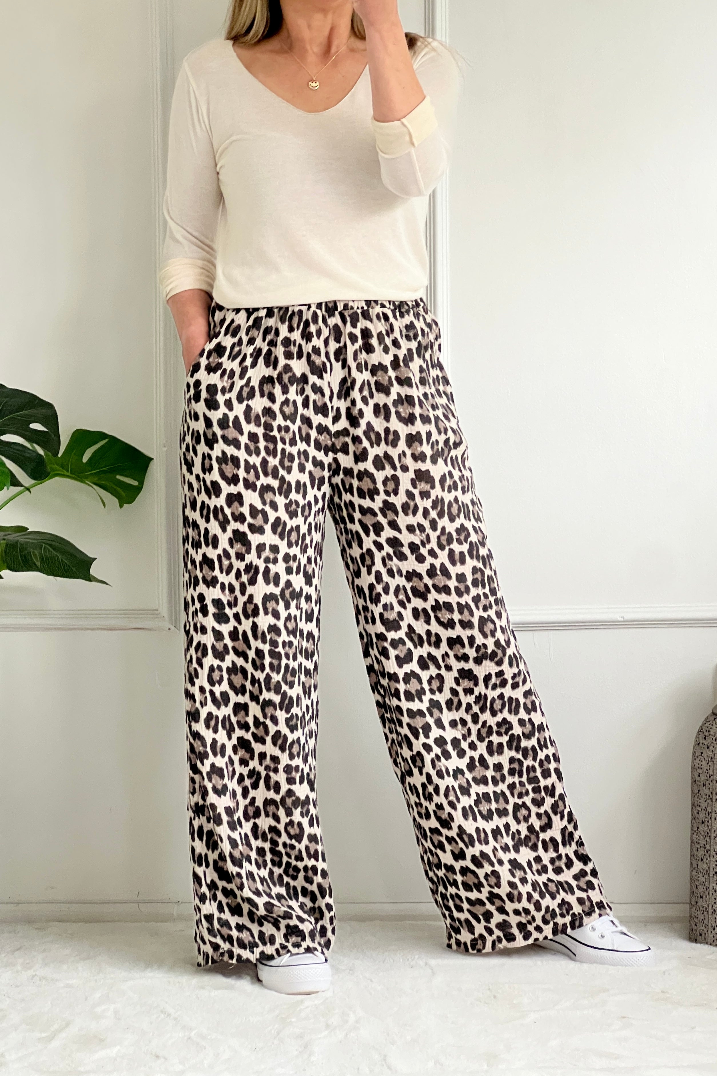 Lucie Cheesecloth Cotton Trousers | Classic Leo