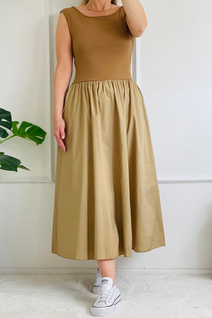 Bay Oval Neck Dress | Caramel