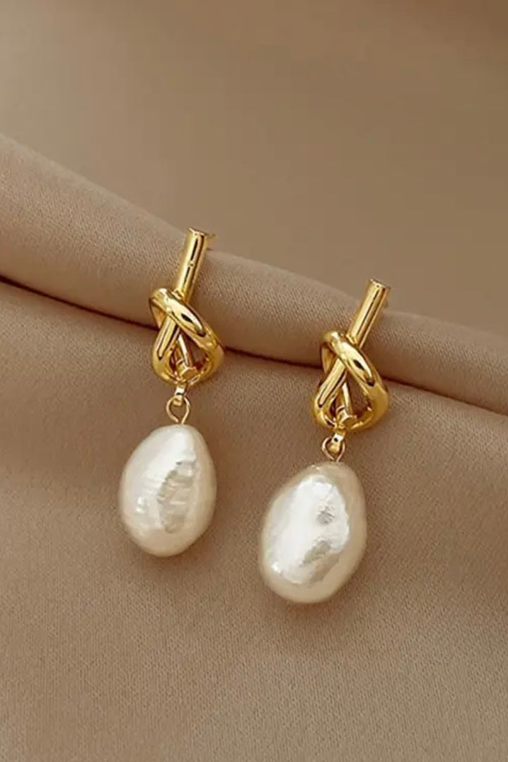 Knot Pearl Earrings