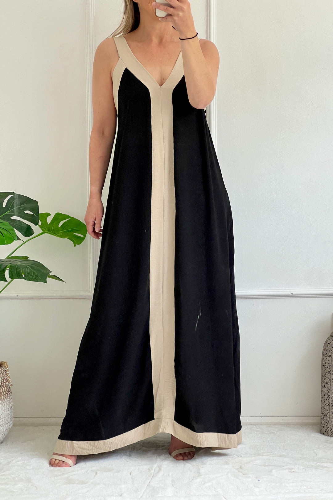 Suzi Maxi Dress | Black x Beige