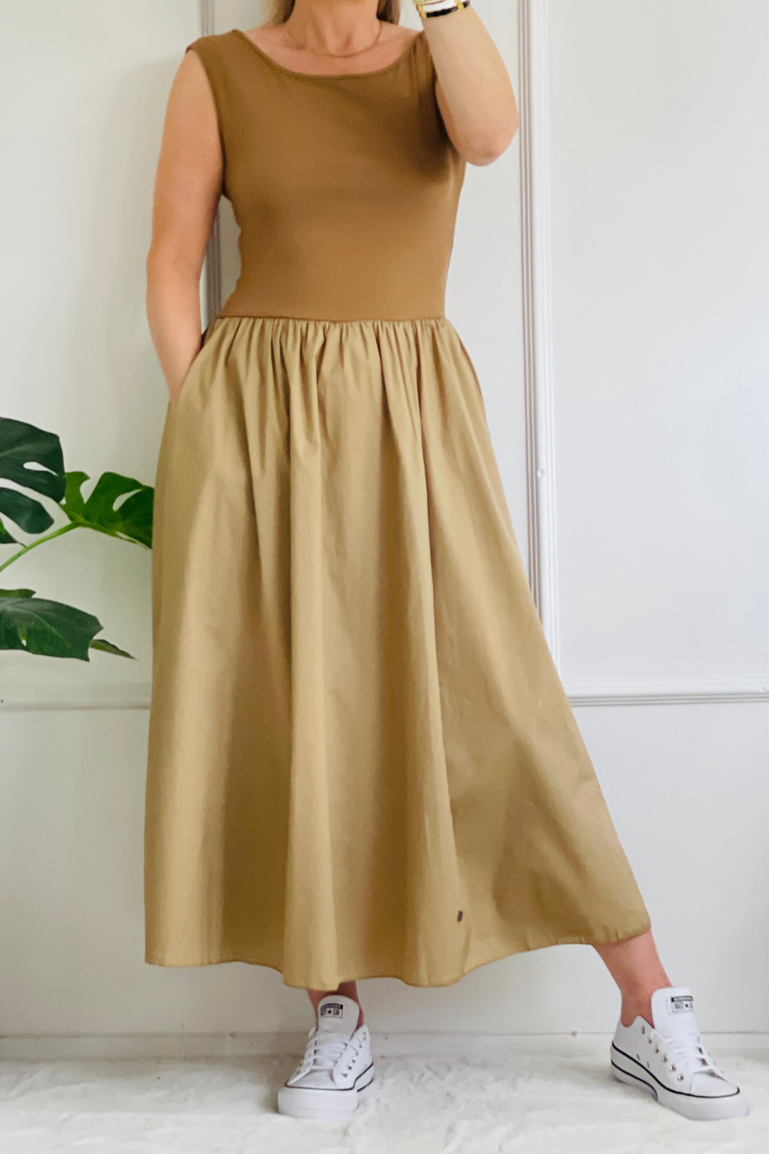 Bay Oval Neck Dress | Caramel