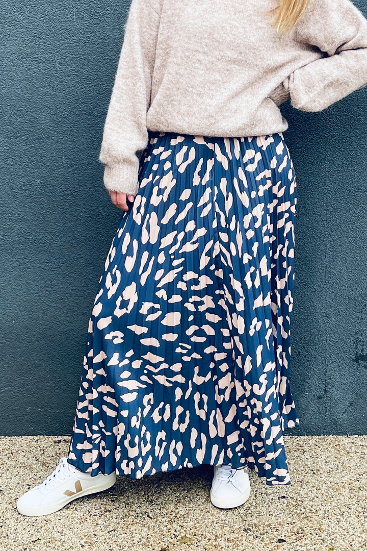 Anya Pleated Leopard Maxi Skirt | Navy