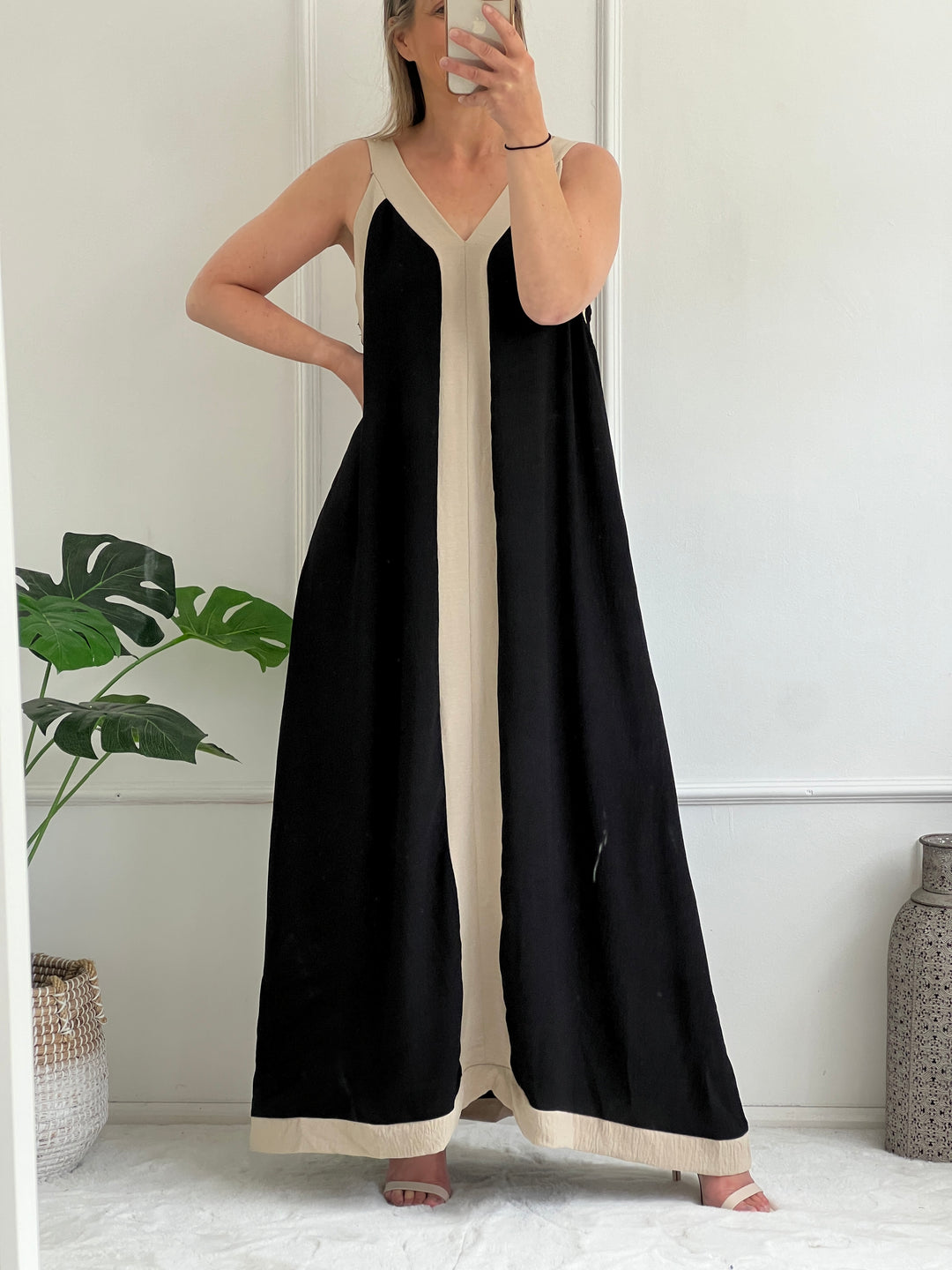 Suzi Maxi Dress | Black x Beige
