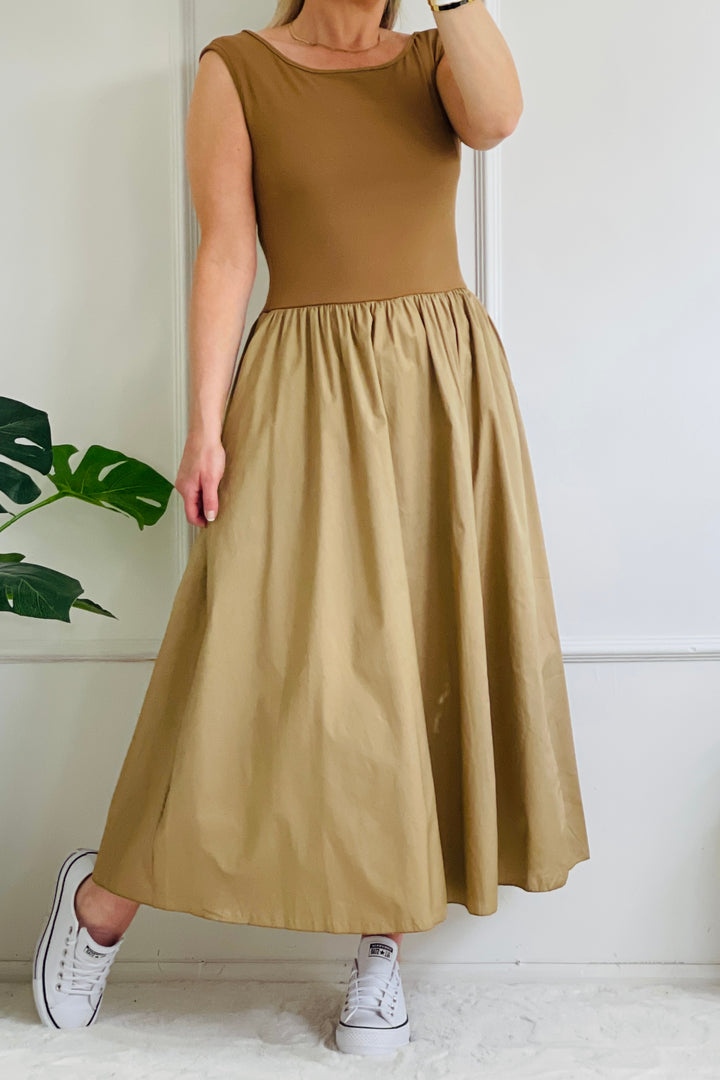 Bay Oval Neck Dress | Caramel