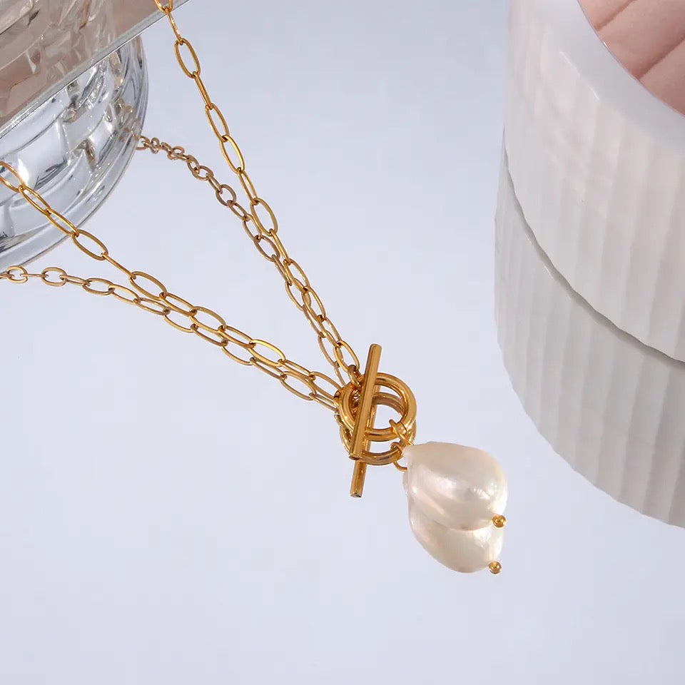 Paperclip Chain Toggle Clasp Pearl Necklace | Gold